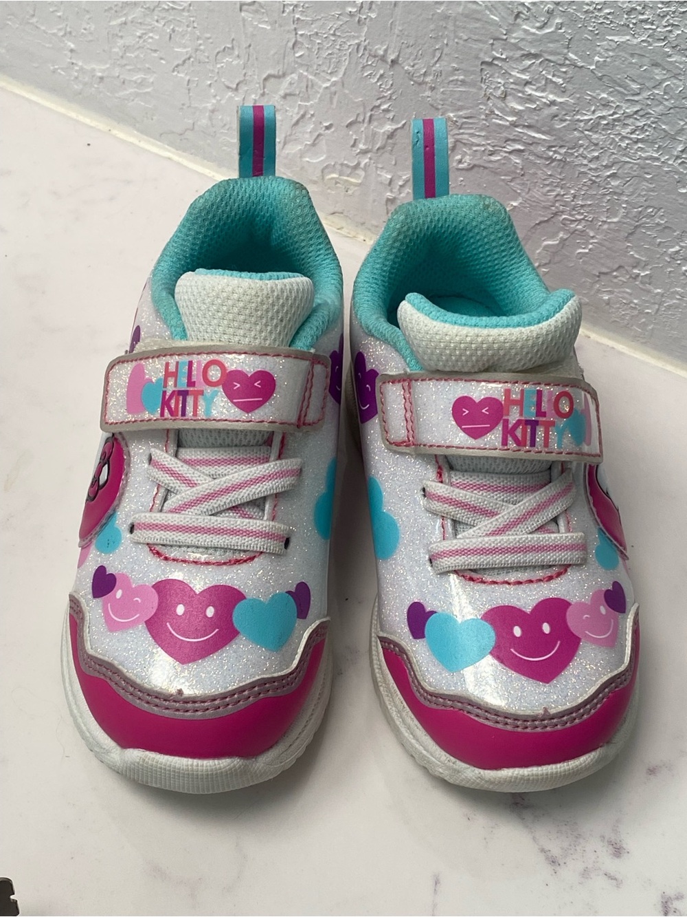 Hello Kitty White Pink Teal Glitter Heart Light Up Sneakers Toddler Size 8